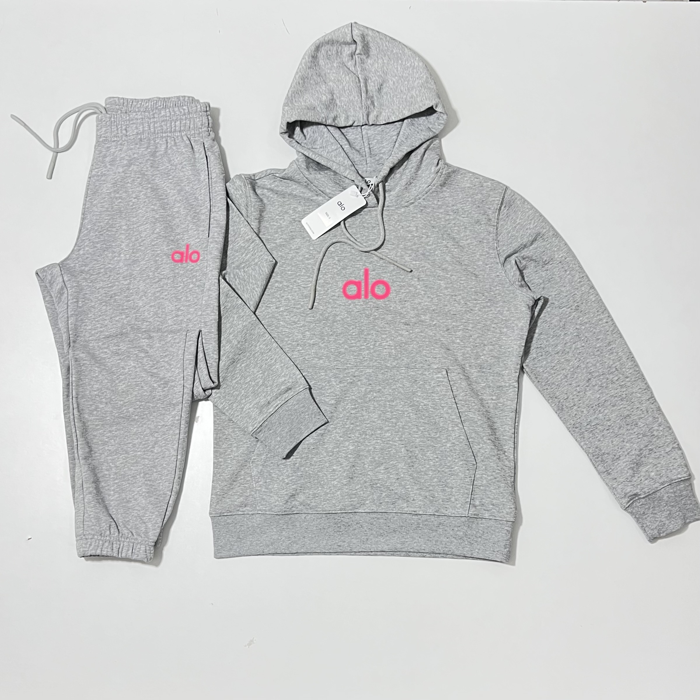 ensemble-alo-unisex-pnk