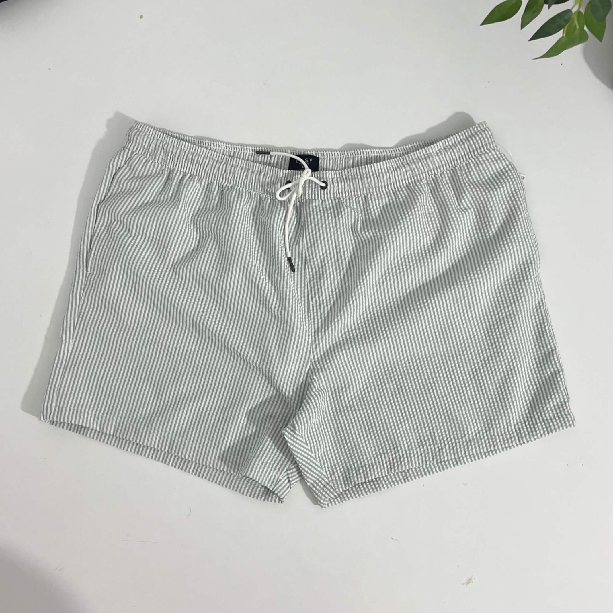 short-seersucker-a-rayures-vert-et-blanc